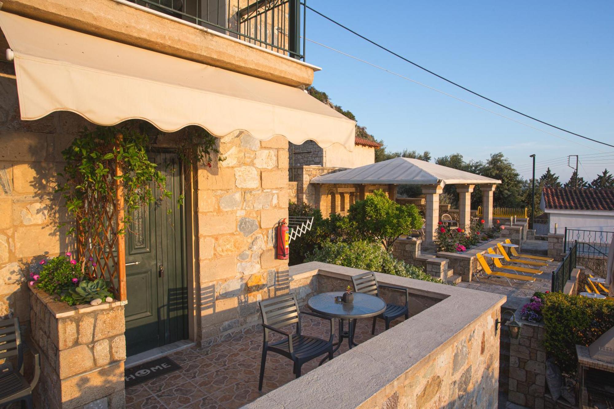 Aparthotel Palataki à Kardamyli Extérieur photo